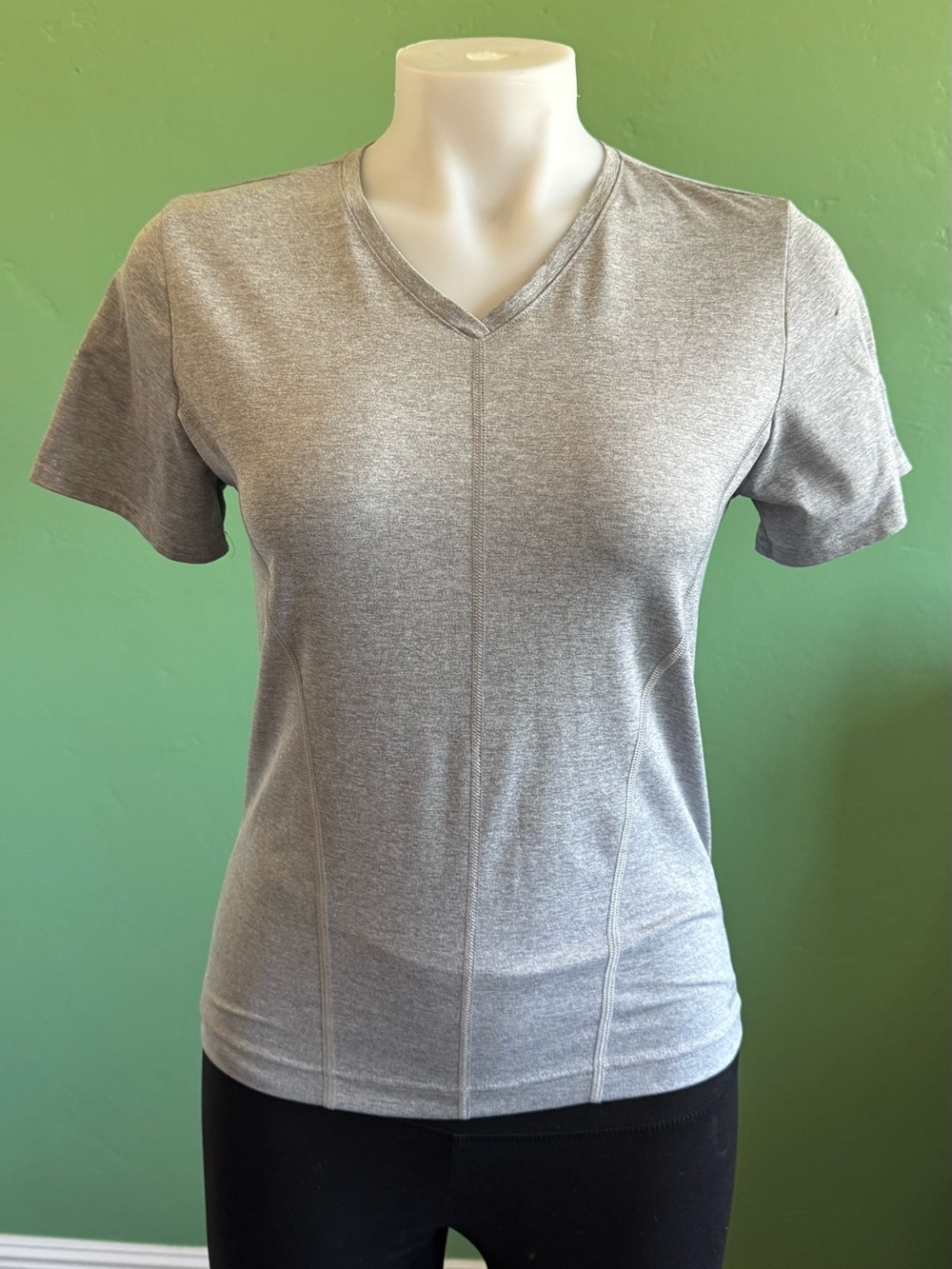 BCG gray heather polyester & spandex V-neck shirt in size M